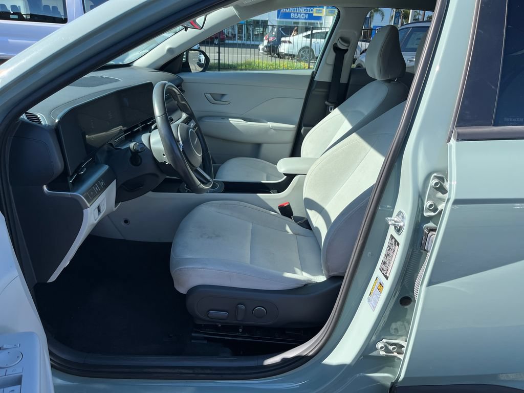 Used 2025 Hyundai Kona SEL AWD/4WD image 9