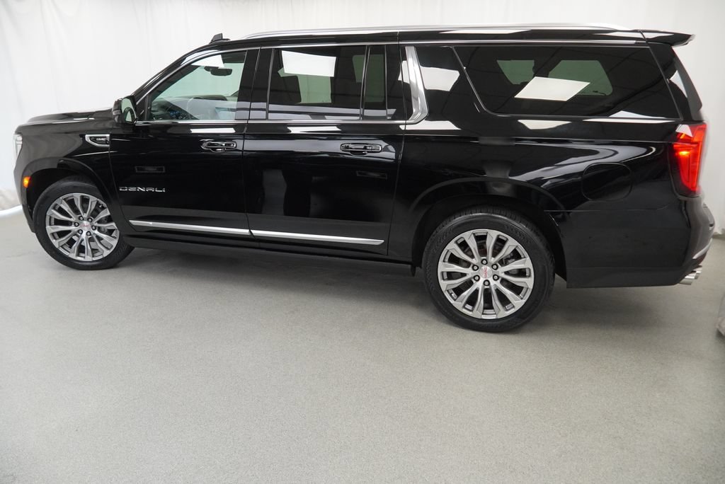 Used 2021 GMC Yukon XL Denali w/ Denali Ultimate Package AWD/4WD image 15