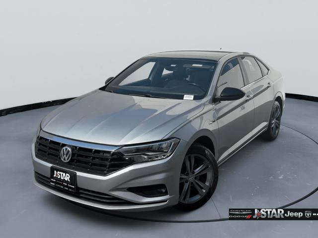 Used 2019 Volkswagen Jetta R-Line w/ R-Line Cold Weather Package FWD image 1