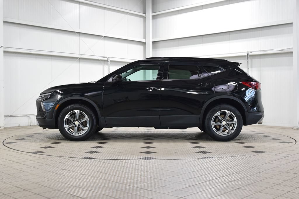 Used 2024 Chevrolet Blazer LT w/ Convenience Package FWD image 4