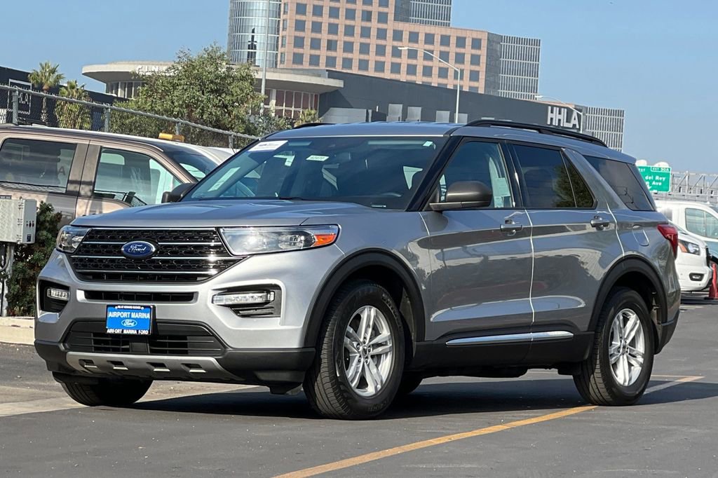 Certified 2022 Ford Explorer XLT w/ Equipment Group 202A image 10