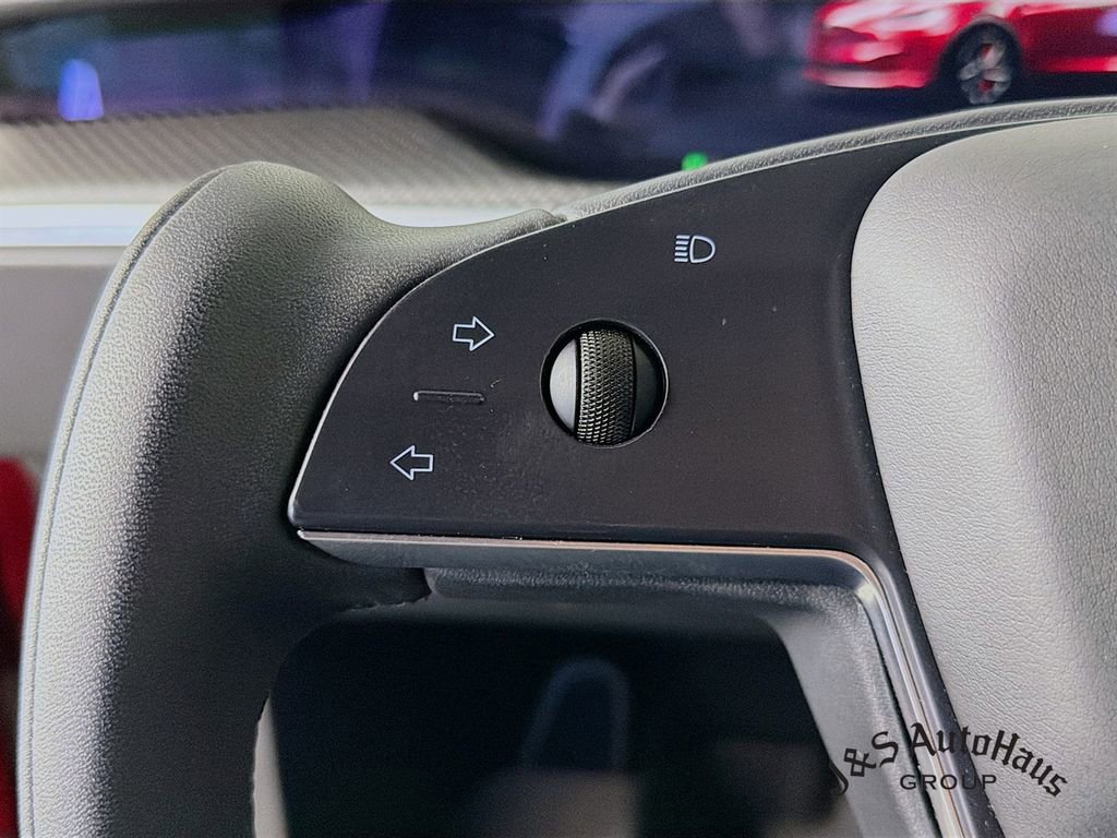 Used 2023 Tesla Model X Plaid image 13