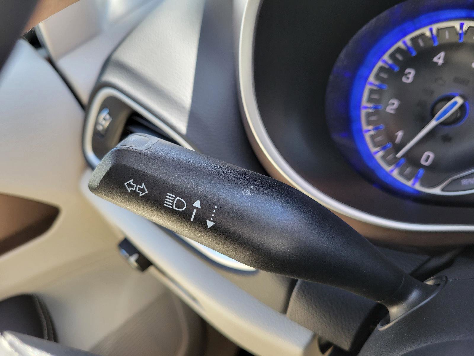 Used 2024 Chrysler Voyager LX image 15