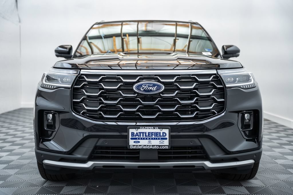 New 2026 Ford Explorer Platinum w/ LUX Leather Package AWD/4WD image 2