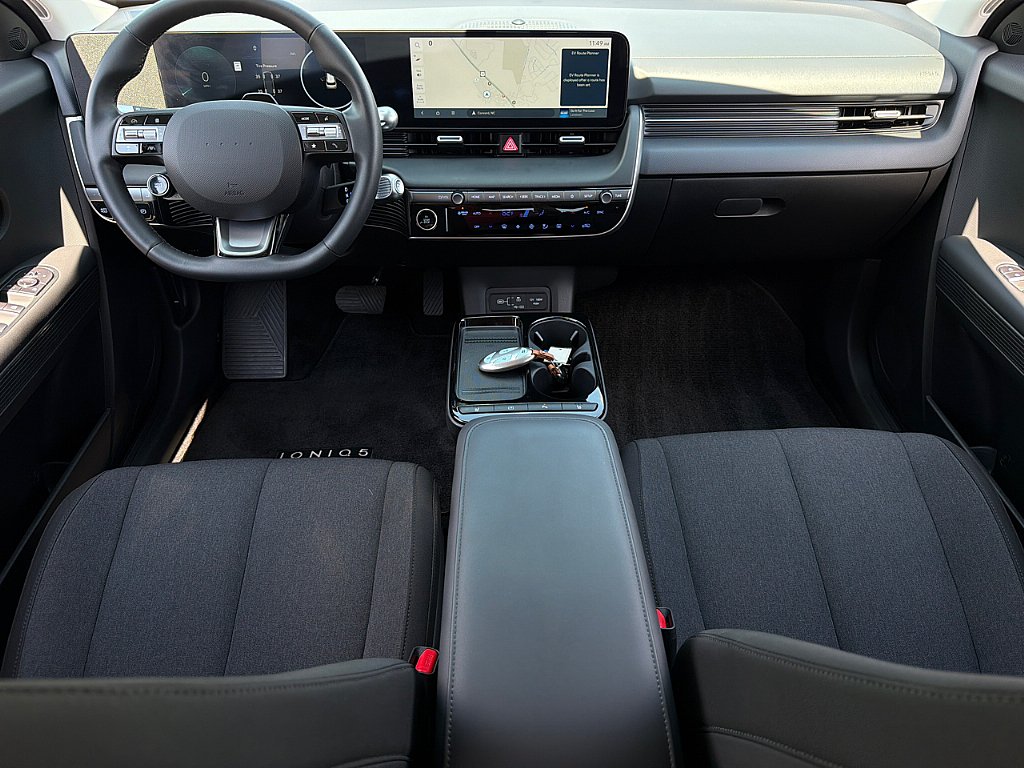 Certified 2025 Hyundai Ioniq 5 SE RWD image 7
