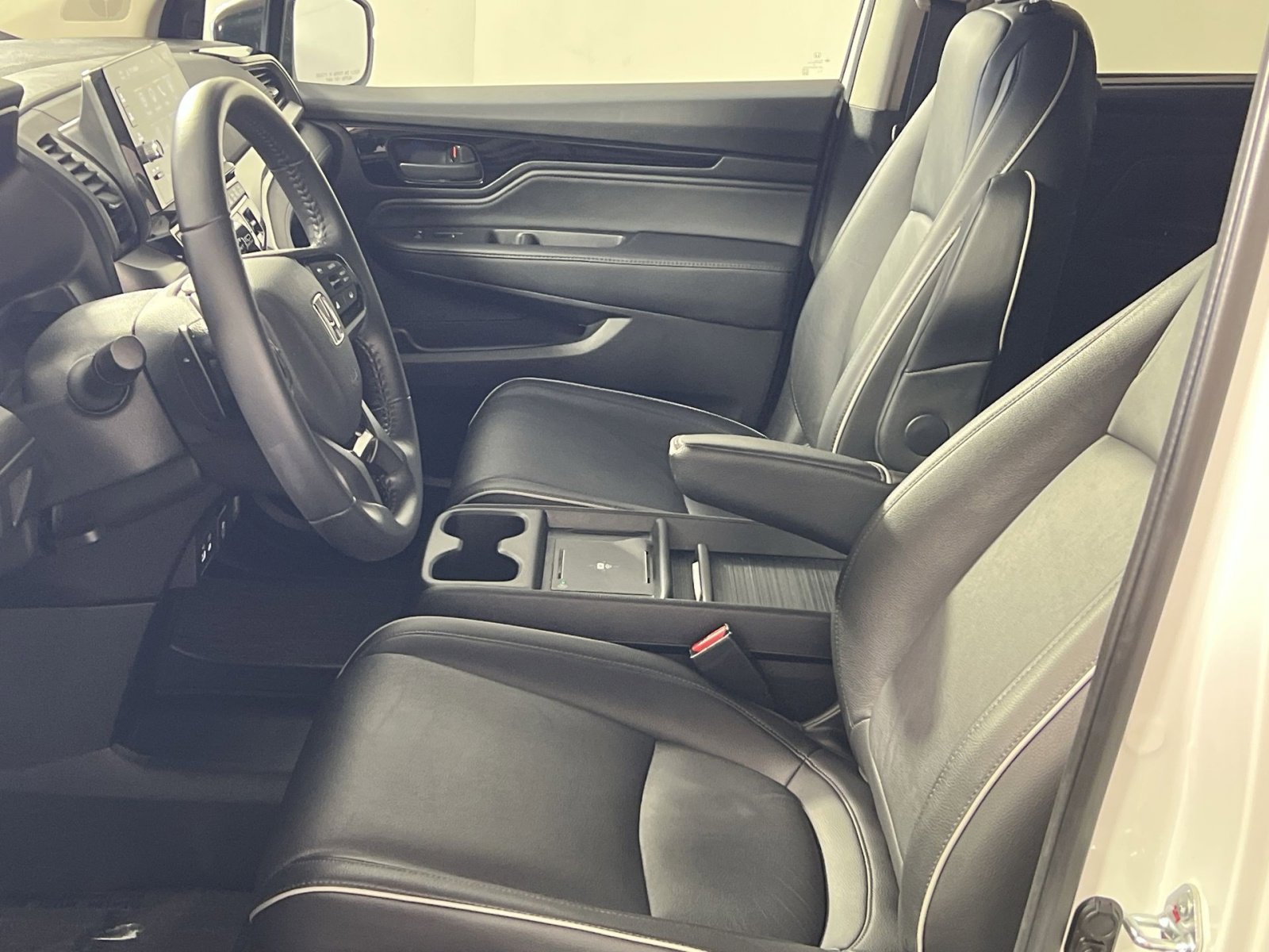 Used 2025 Honda Odyssey Touring image 13