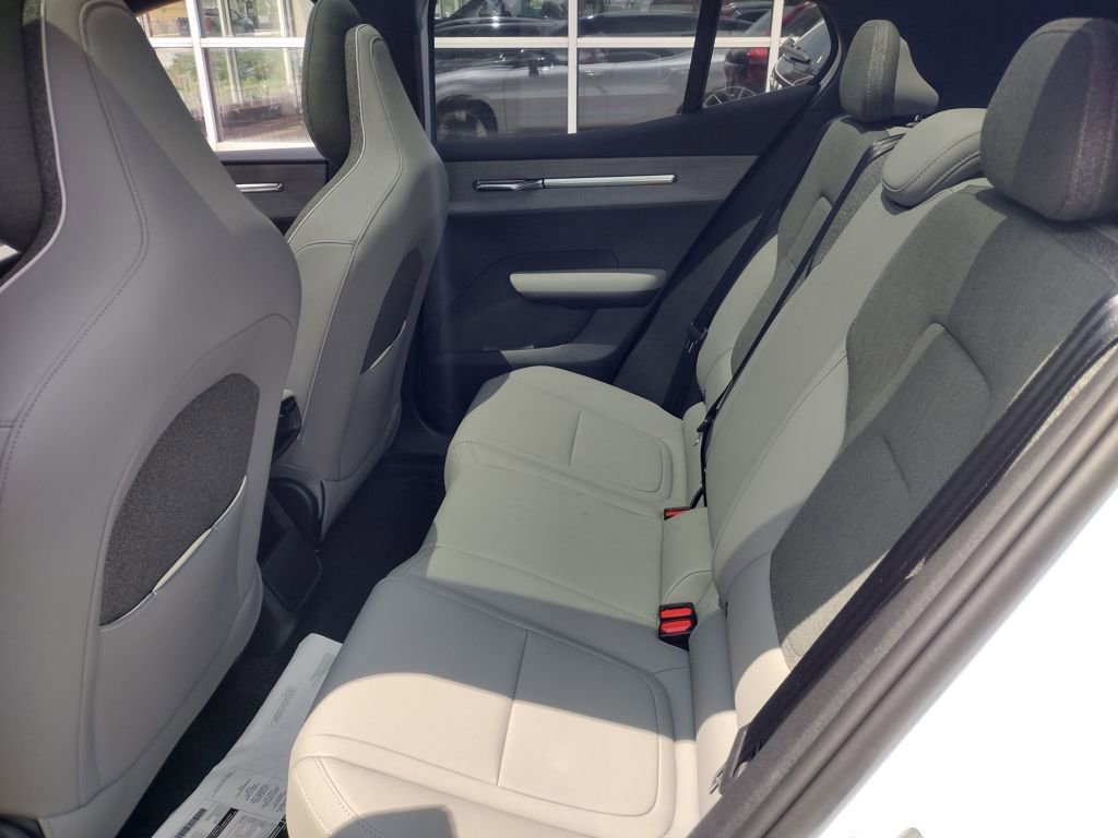 New 2025 Volvo EX30 Plus image 16