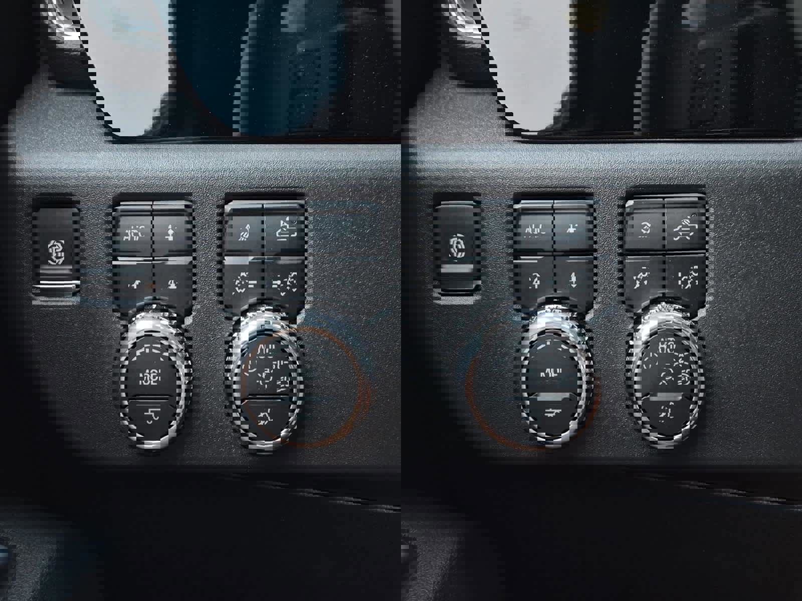 New 2026 GMC Sierra 1500 SLT image 13