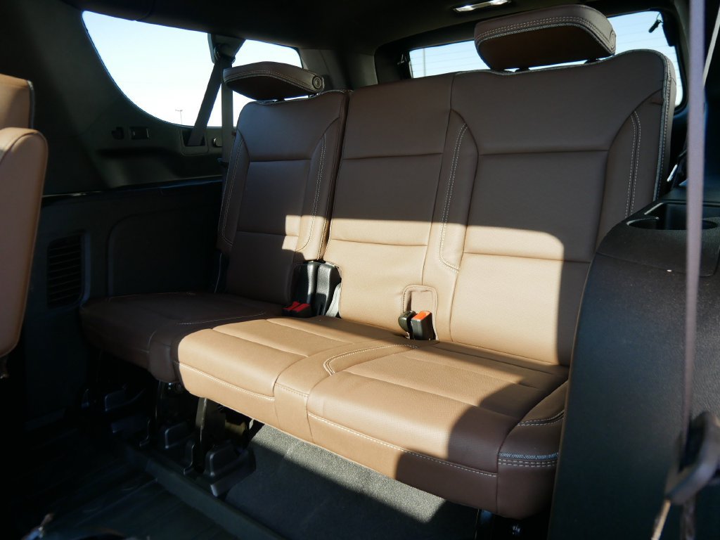 Used 2023 Chevrolet Suburban High Country AWD/4WD image 13