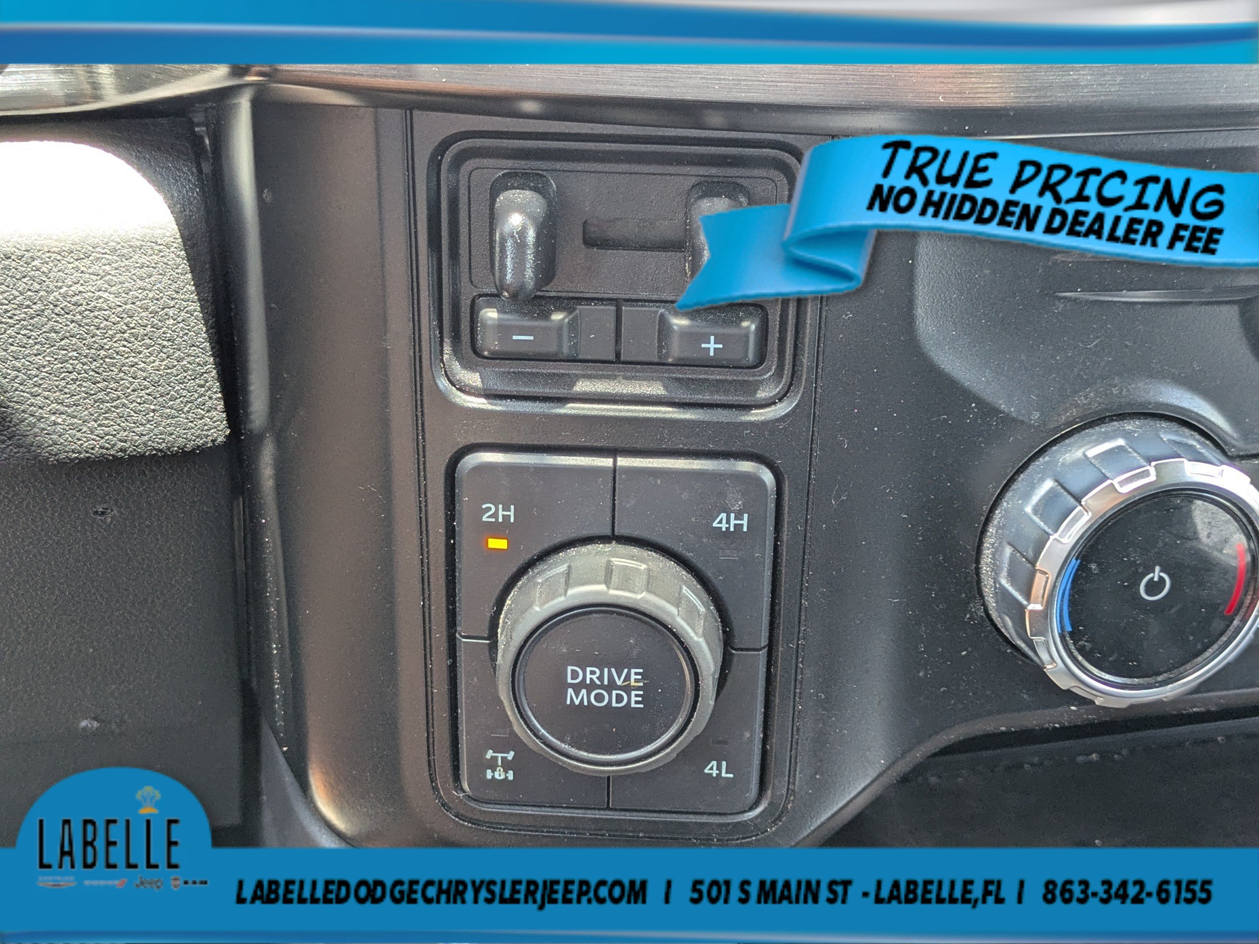 Used 2023 Ford F250 4x4 Crew Cab Super Duty image 27