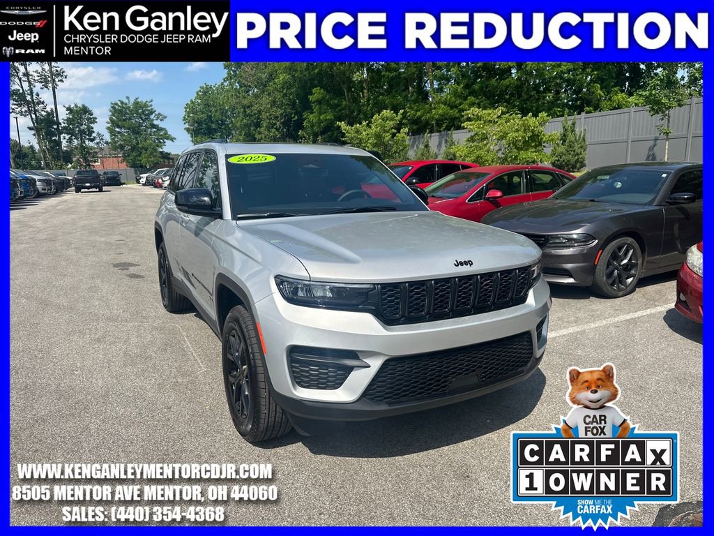 Certified 2025 Jeep Grand Cherokee Altitude w/ Trailer Tow Package AWD/4WD image 1