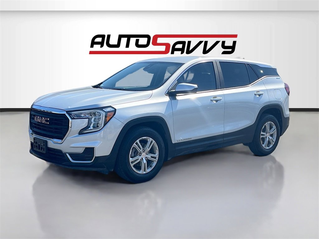 Used 2022 GMC Terrain SLE image 3