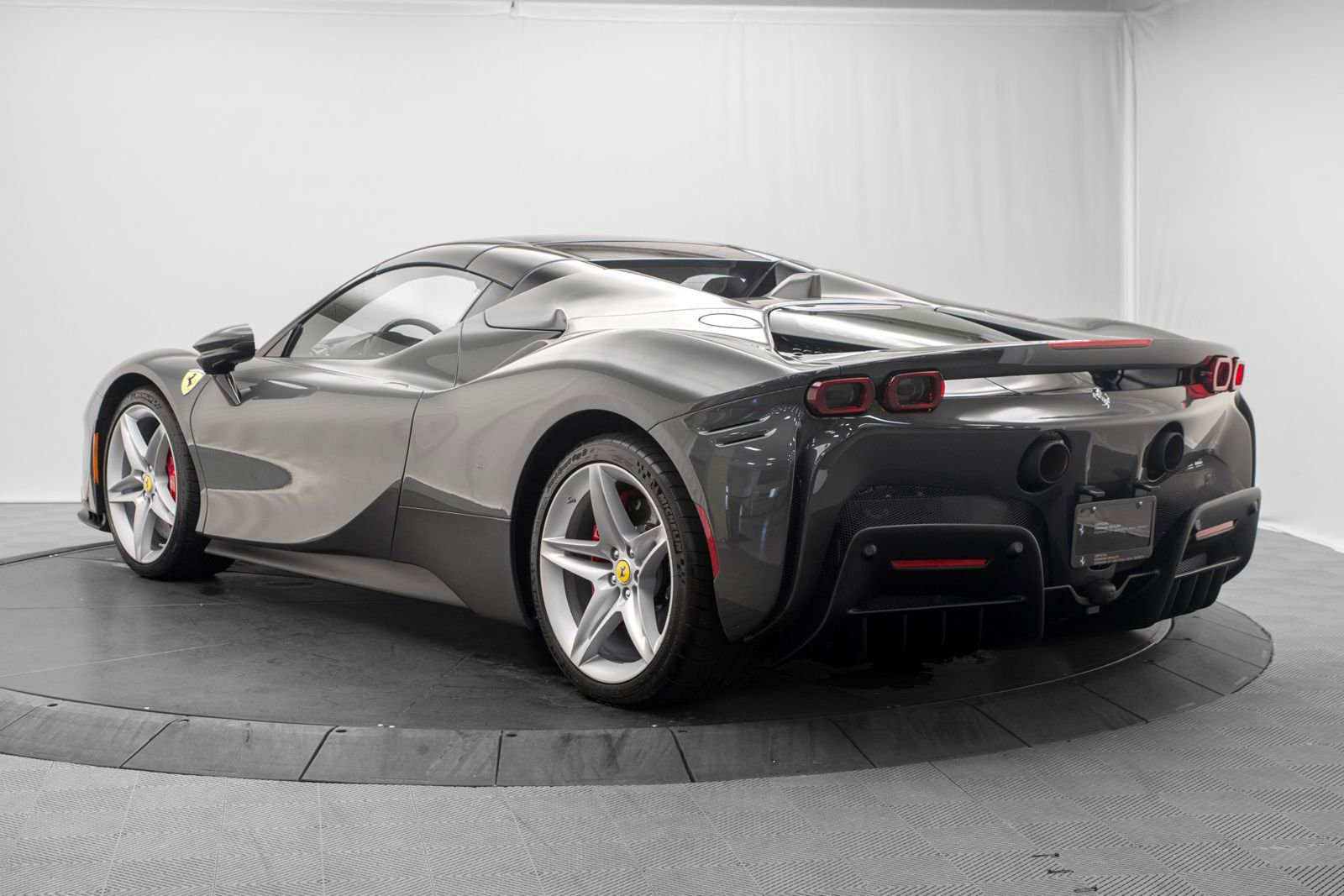 Used 2024 Ferrari SF90 Spider AWD/4WD image 13