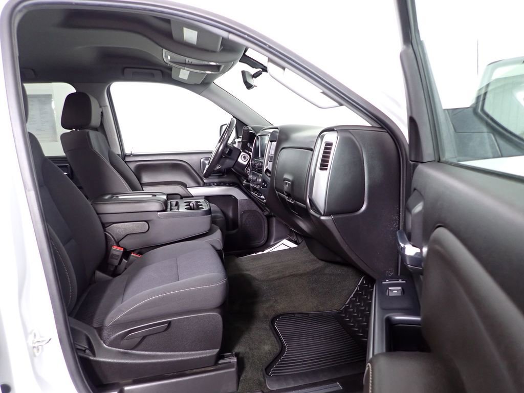 Used 2018 Chevrolet Silverado 1500 LT w/ All Star Edition image 29