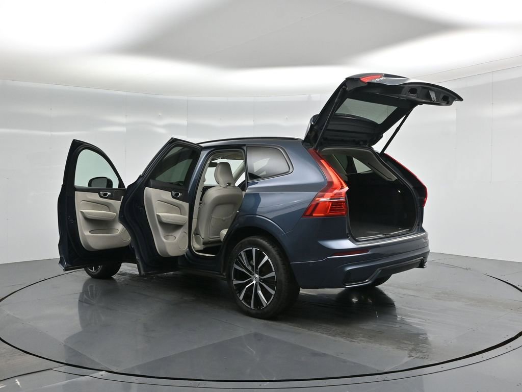 Used 2023 Volvo XC60 B5 Plus image 35