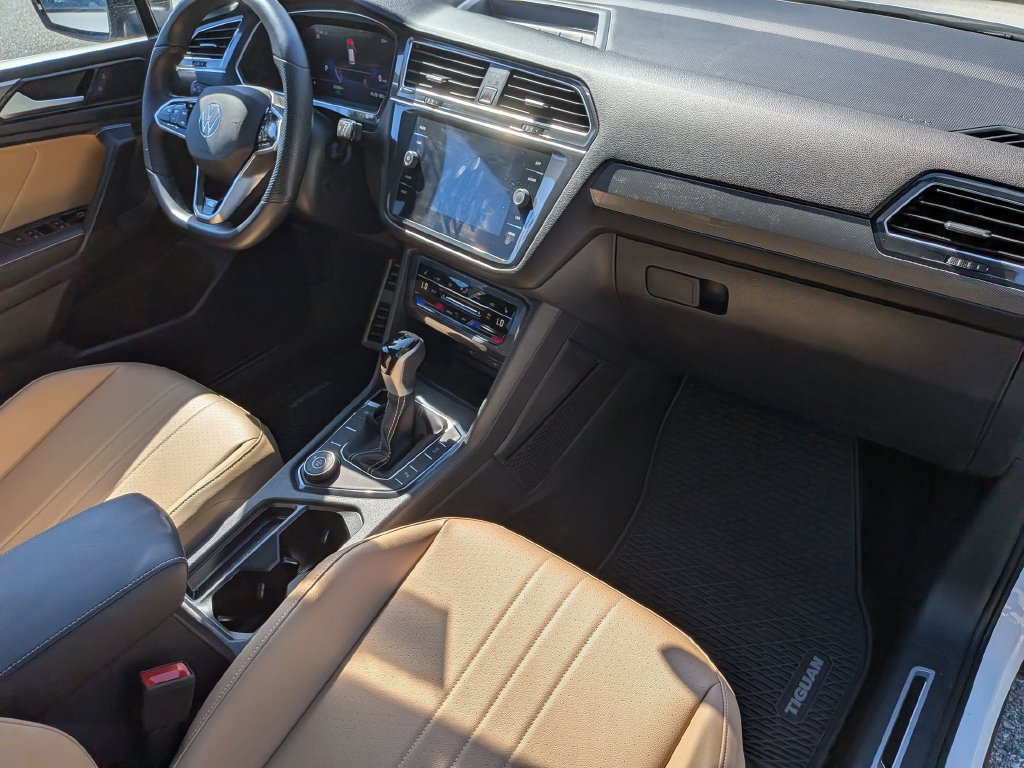 Used 2023 Volkswagen Tiguan SE R-Line AWD/4WD image 32