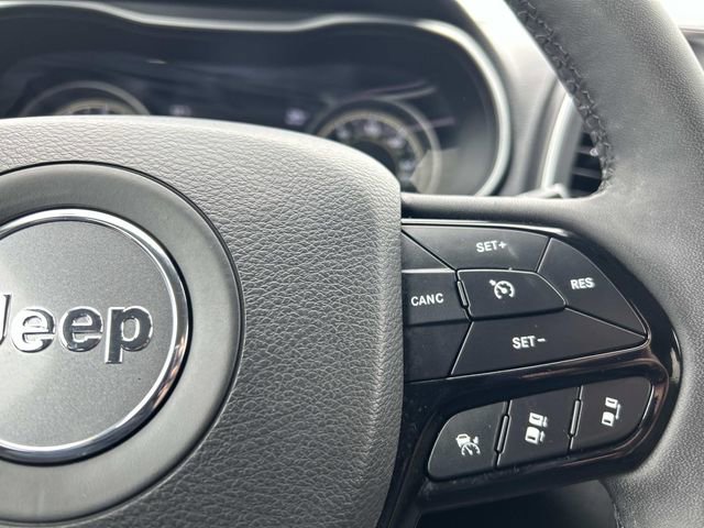 Used 2023 Jeep Cherokee Altitude Lux image 25