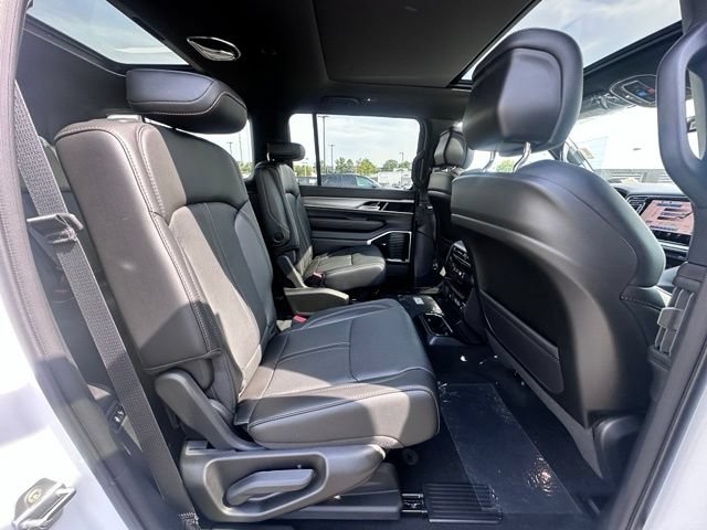 New 2026 Jeep Grand Wagoneer 4WD image 31