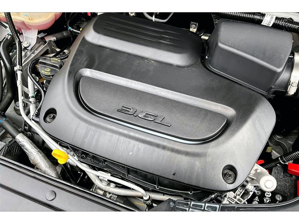 Used 2025 Chrysler Pacifica Select image 36