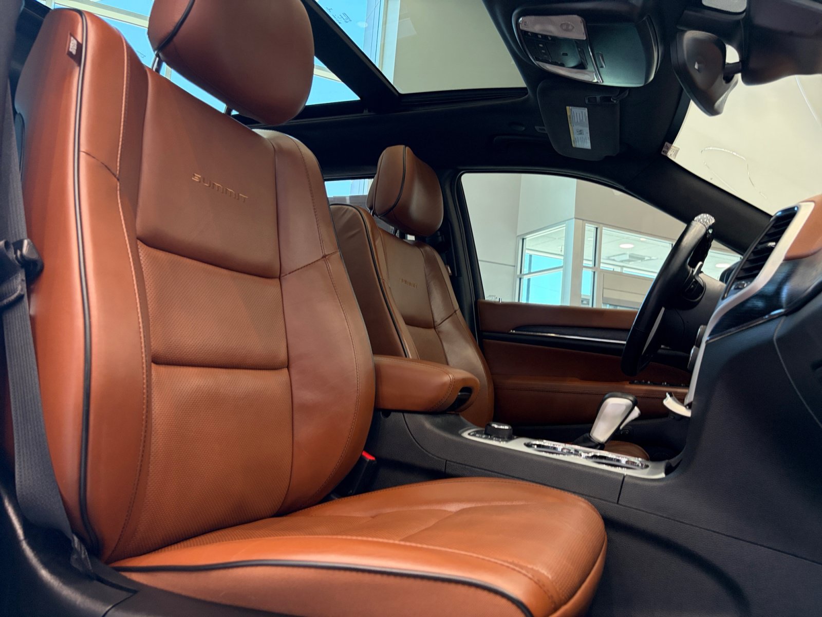 Used 2018 Jeep Grand Cherokee Summit AWD/4WD image 27