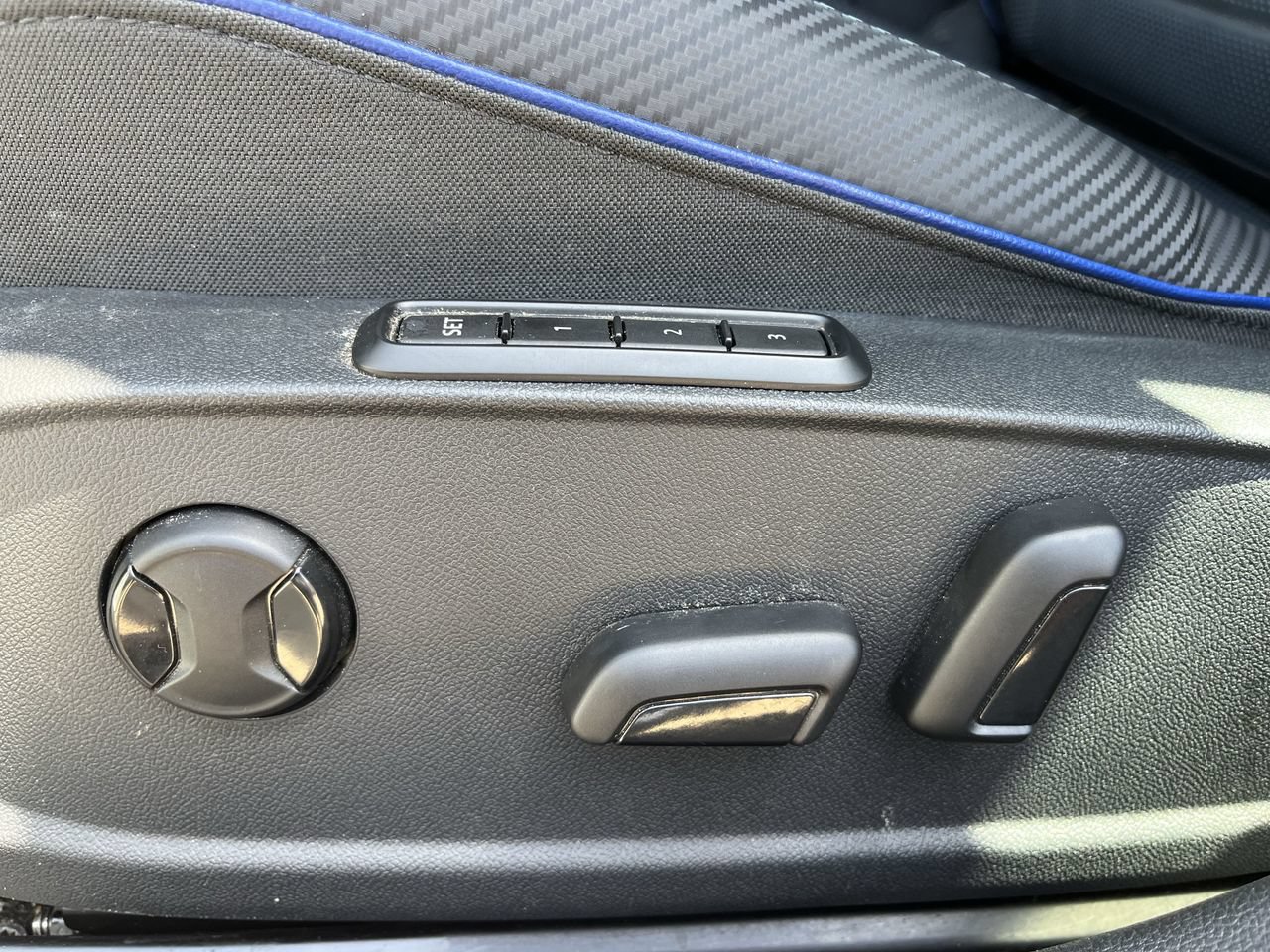 Used 2024 Volkswagen Golf R AWD/4WD image 24