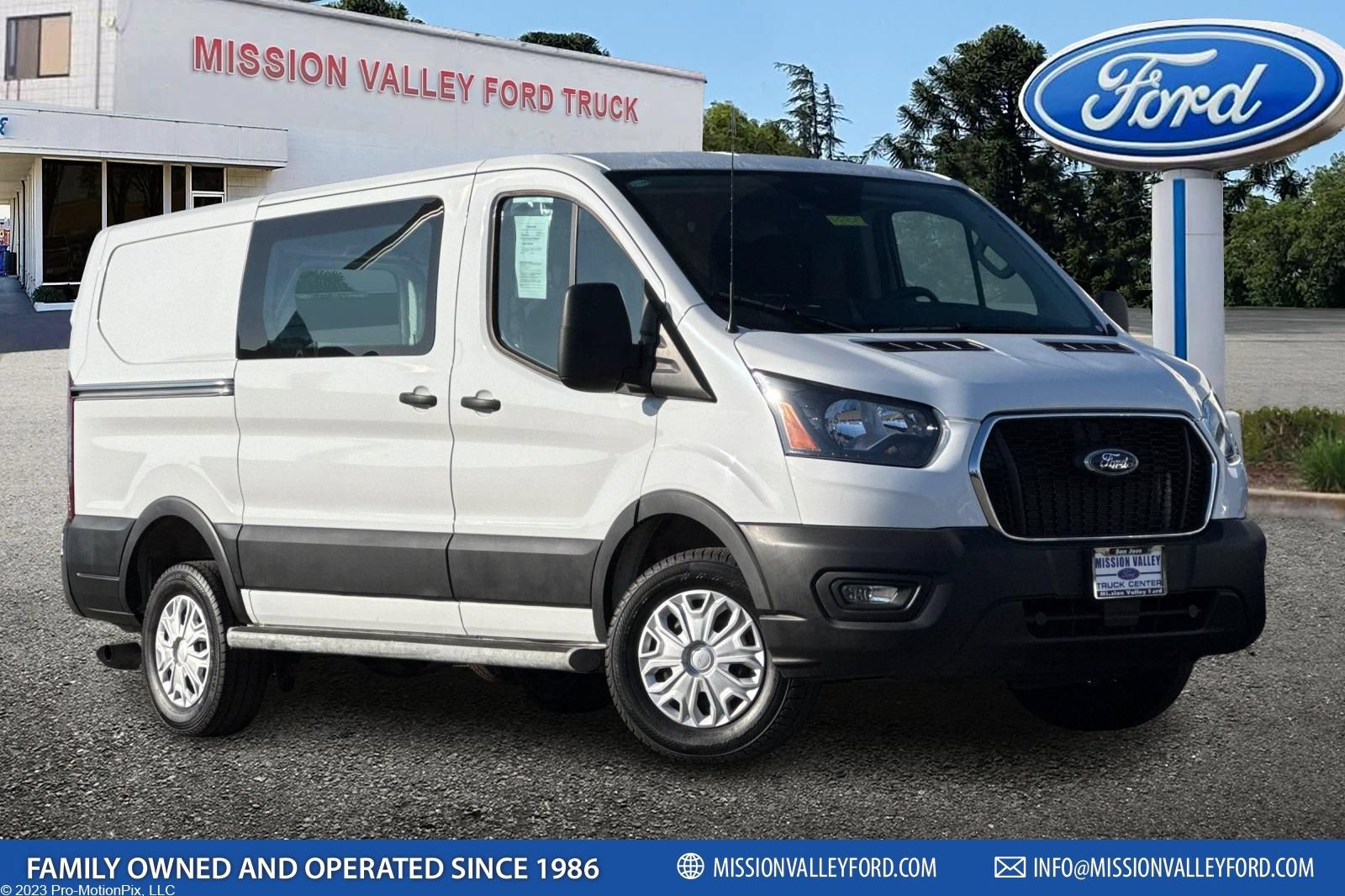 Used 2025 Ford Transit 250 Low Roof w/ Exterior Upgrade Package RWD image 1