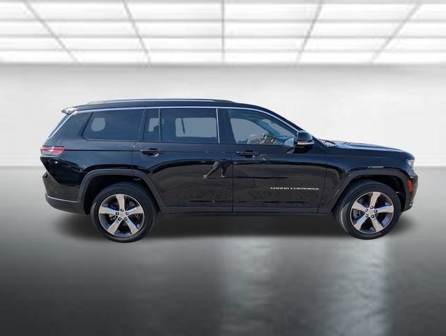 Used 2022 Jeep Grand Cherokee L Limited AWD/4WD image 32
