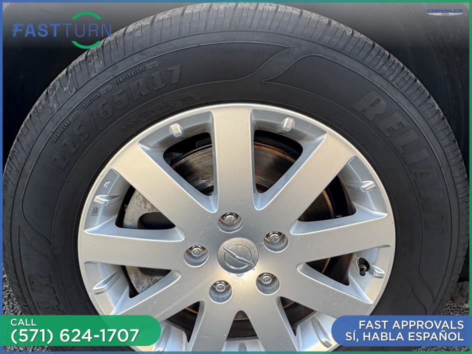 Used 2015 Chrysler Town & Country Touring image 20