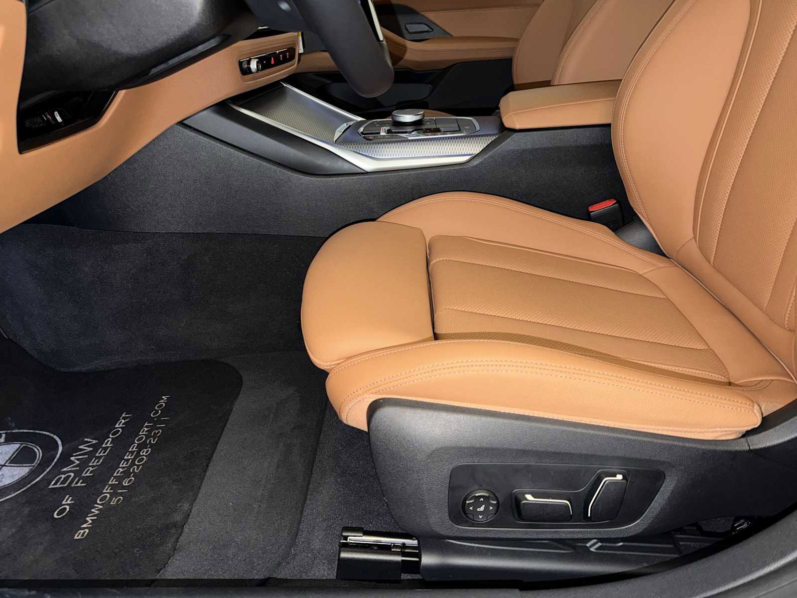 Used 2025 BMW i4 eDrive40 w/ Premium Package image 10
