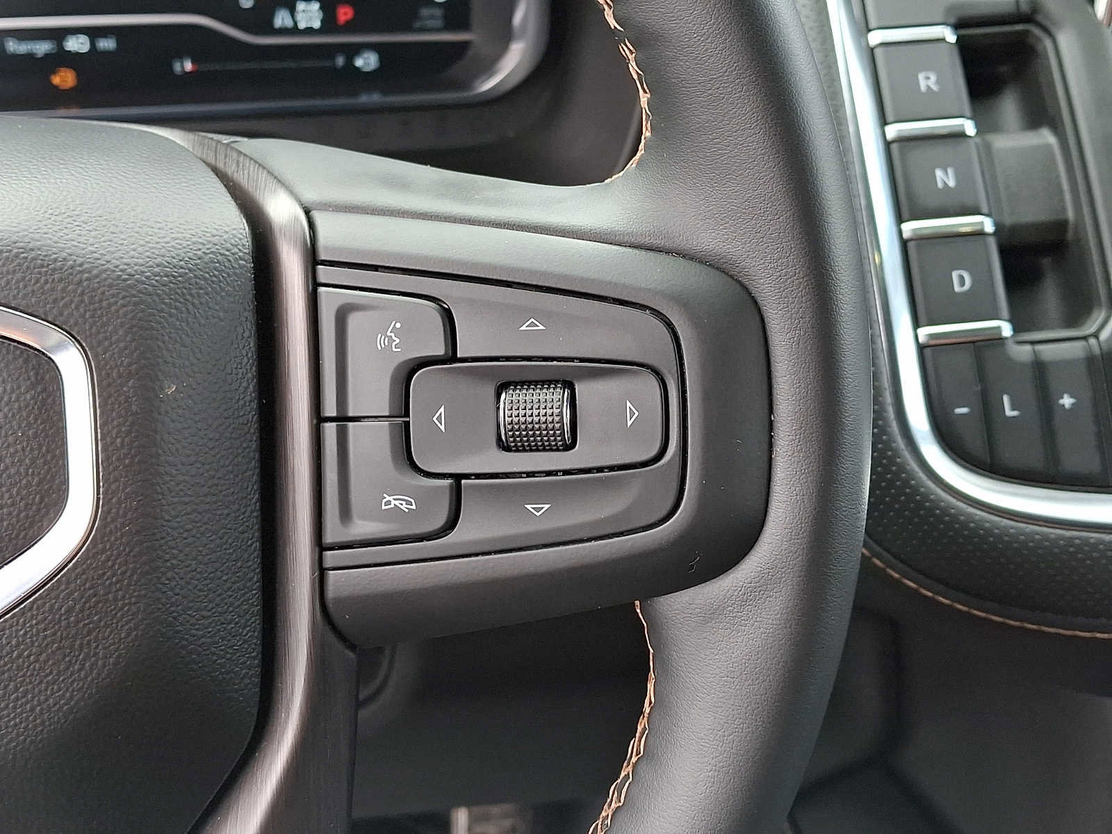 Used 2023 GMC Yukon AT4 w/ AT4 Premium Package AWD/4WD image 25