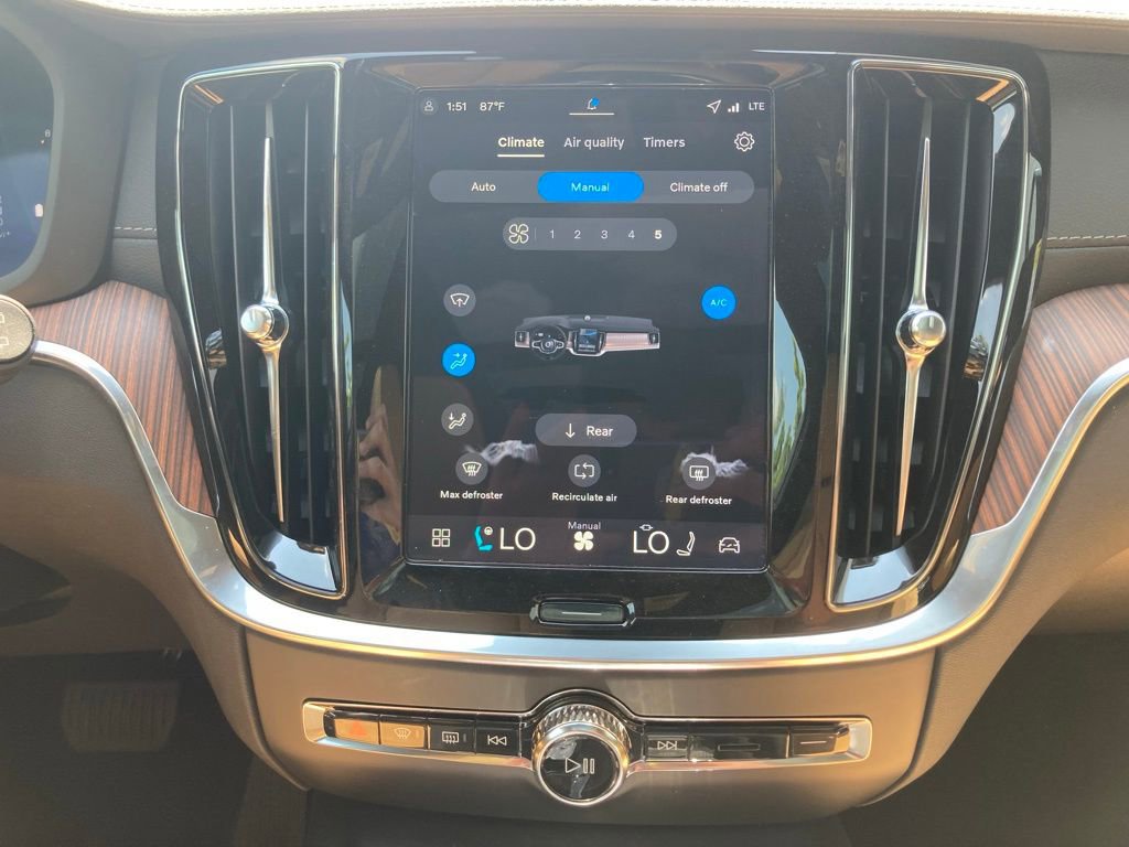 New 2026 Volvo V60 B5 Cross Country Ultra w/ Protection Package Premier image 13