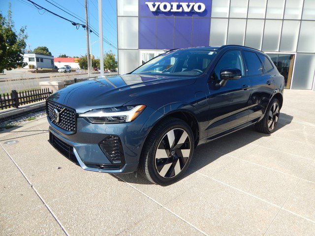 Certified 2025 Volvo XC60 T8 Plus w/ Protection Package Premier