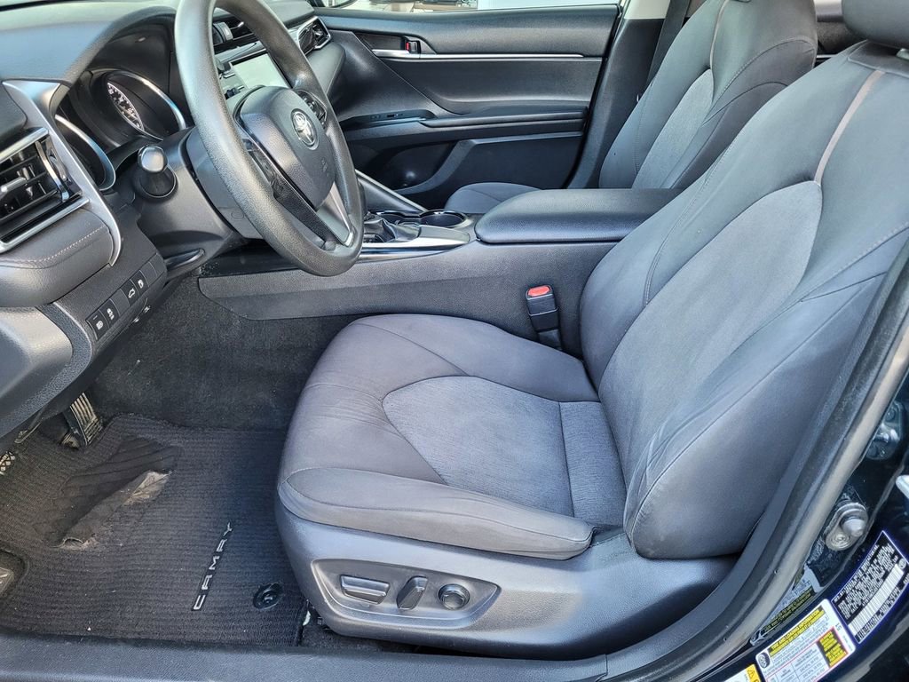 Used 2018 Toyota Camry LE FWD image 24