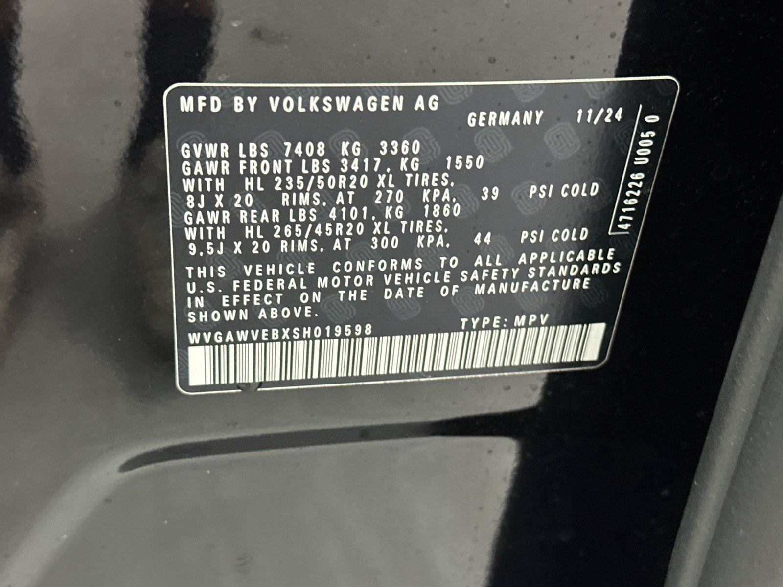 New 2025 Volkswagen ID. Buzz Pro S RWD image 28