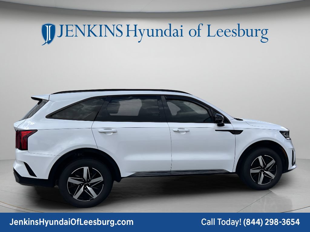Used 2023 Kia Sorento EX w/ Panoramic Sunroof Package FWD image 4