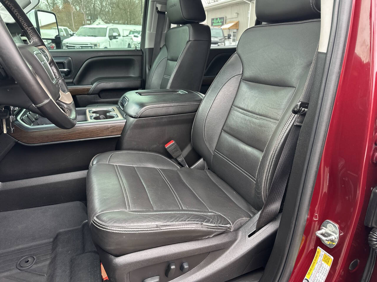 Used 2017 GMC Sierra 2500 Denali w/ Duramax Plus Package AWD/4WD image 39