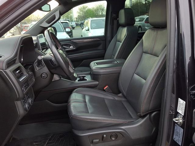 Used 2022 Chevrolet Suburban RST w/ Sport Performance Package image 11