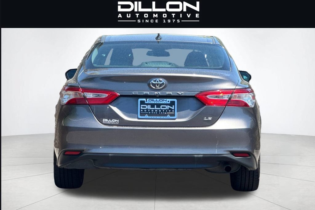 Used 2019 Toyota Camry LE FWD image 5