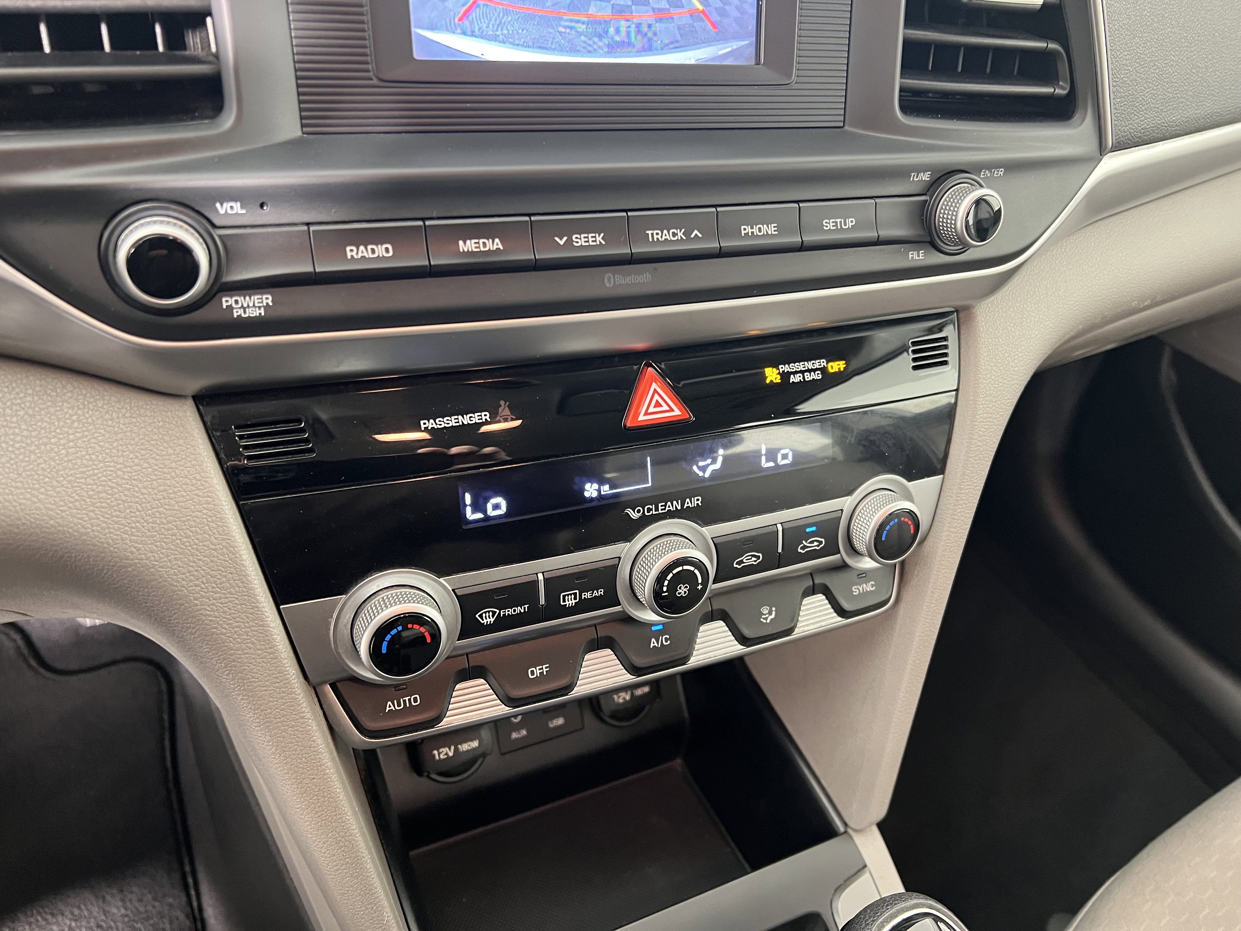 Used 2020 Hyundai Elantra SE FWD image 30