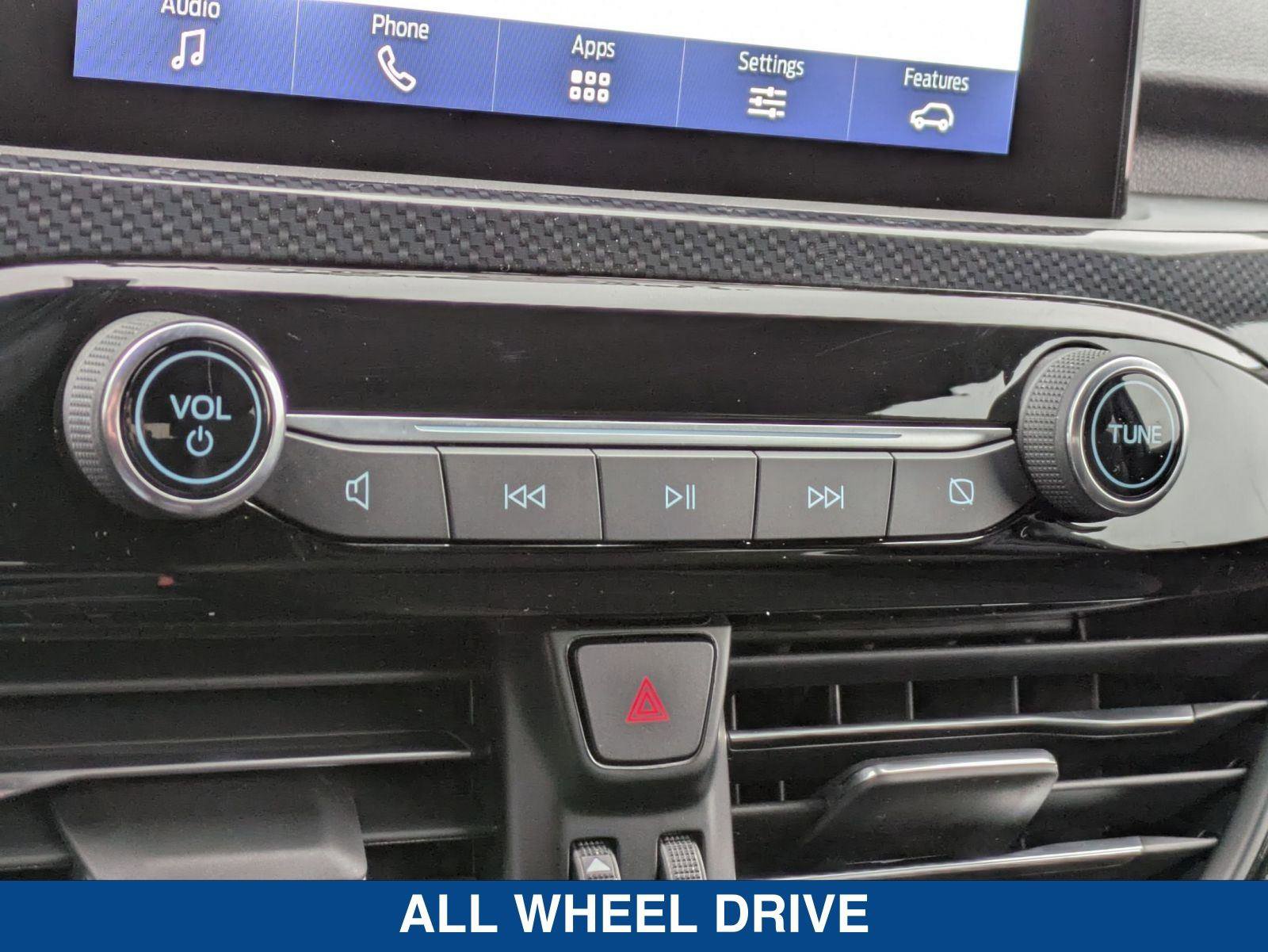 New 2025 Ford Escape ST-Line w/ Cold Weather Package image 19