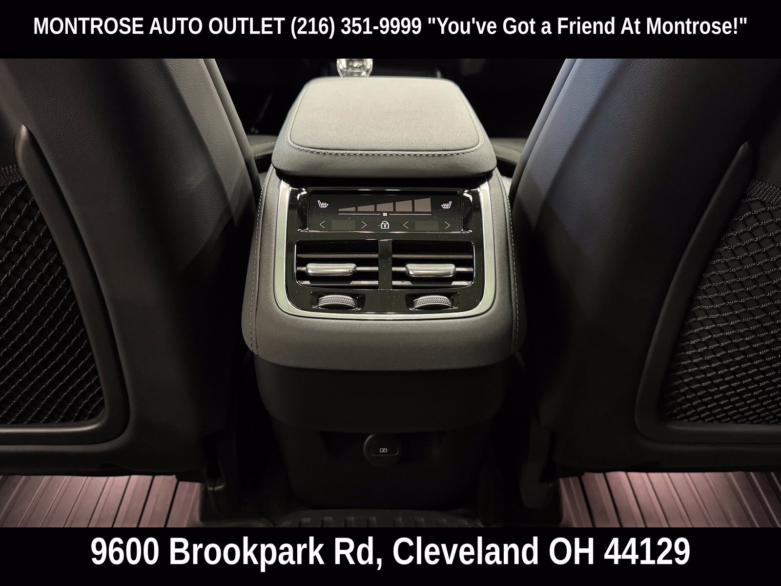 Certified 2025 Volvo XC90 B6 Ultra w/ Protection Package Premier AWD/4WD image 42