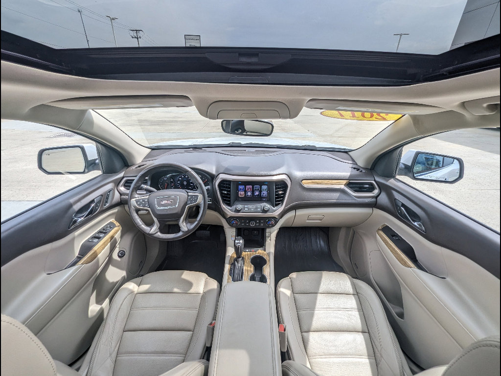 Used 2017 GMC Acadia Denali w/ Technology Package AWD/4WD image 27