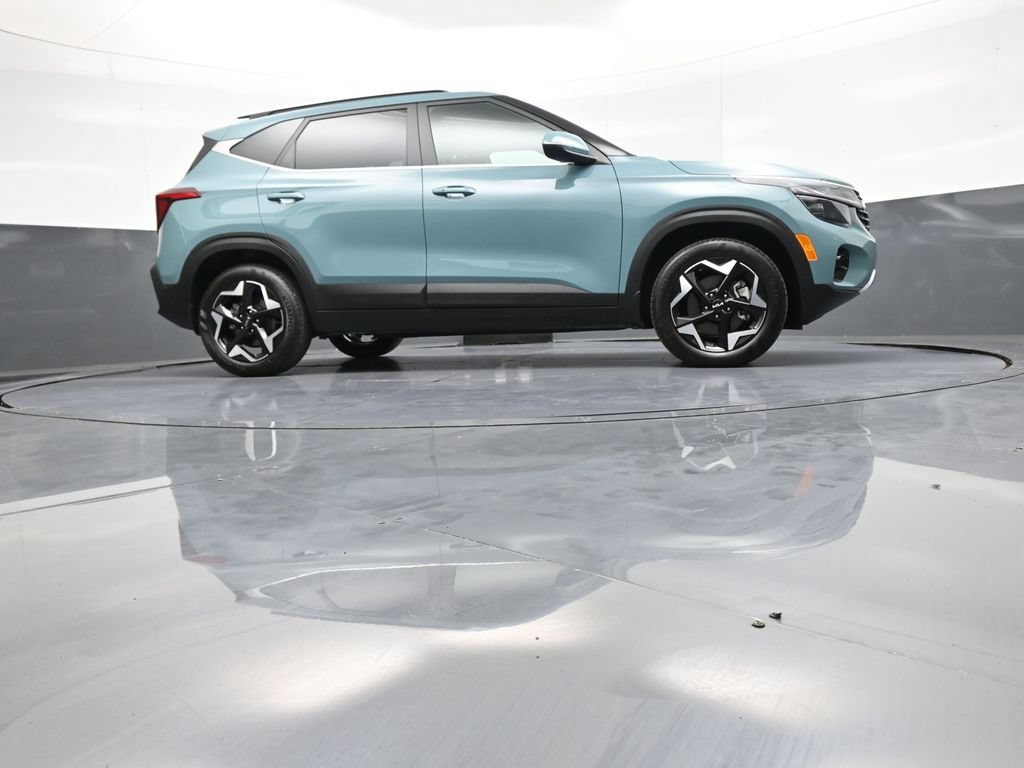 Certified 2025 Kia Seltos EX w/ EX Sunroof Package AWD/4WD image 30