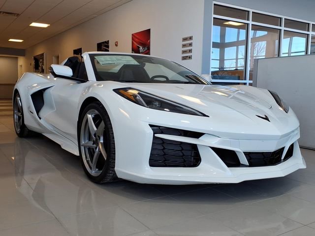 New 2026 Chevrolet Corvette E-Ray image 3