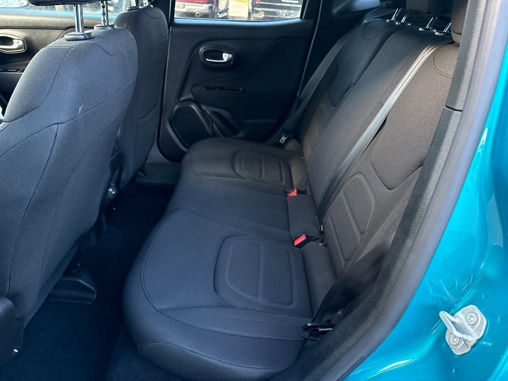 Used 2021 Jeep Renegade Latitude image 21