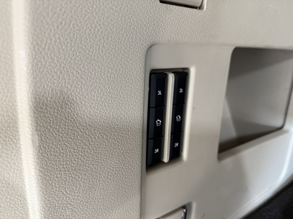 Used 2018 Lincoln Navigator L Reserve w/ Technology Package image 34