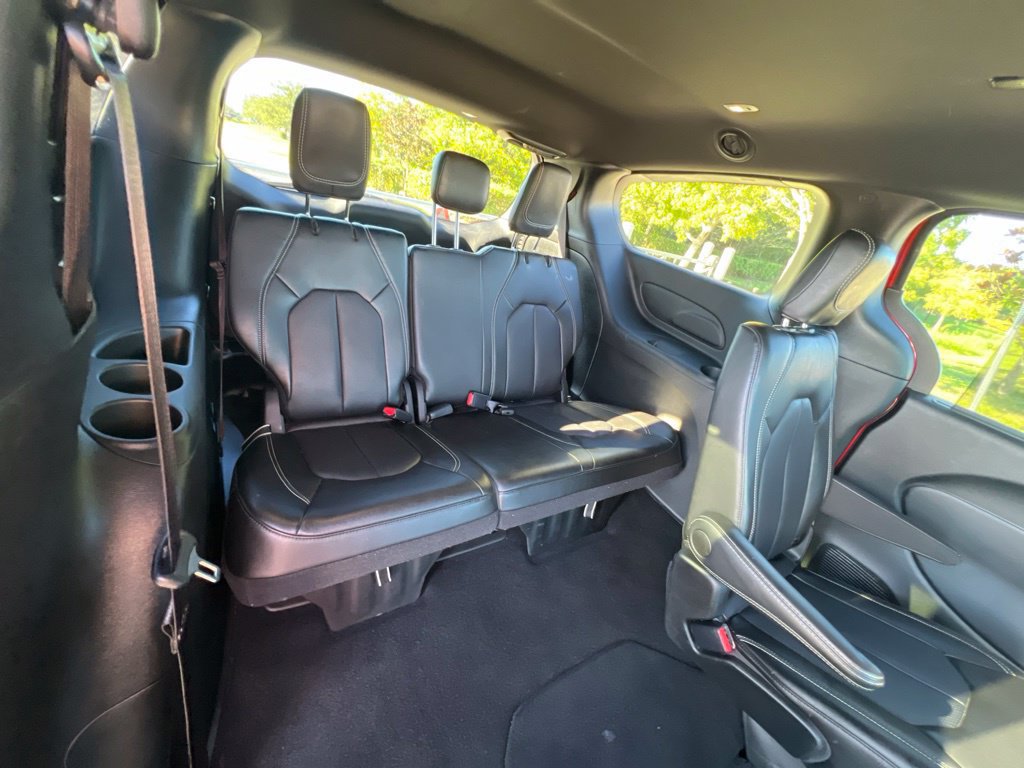Certified 2025 Chrysler Pacifica Select FWD image 21