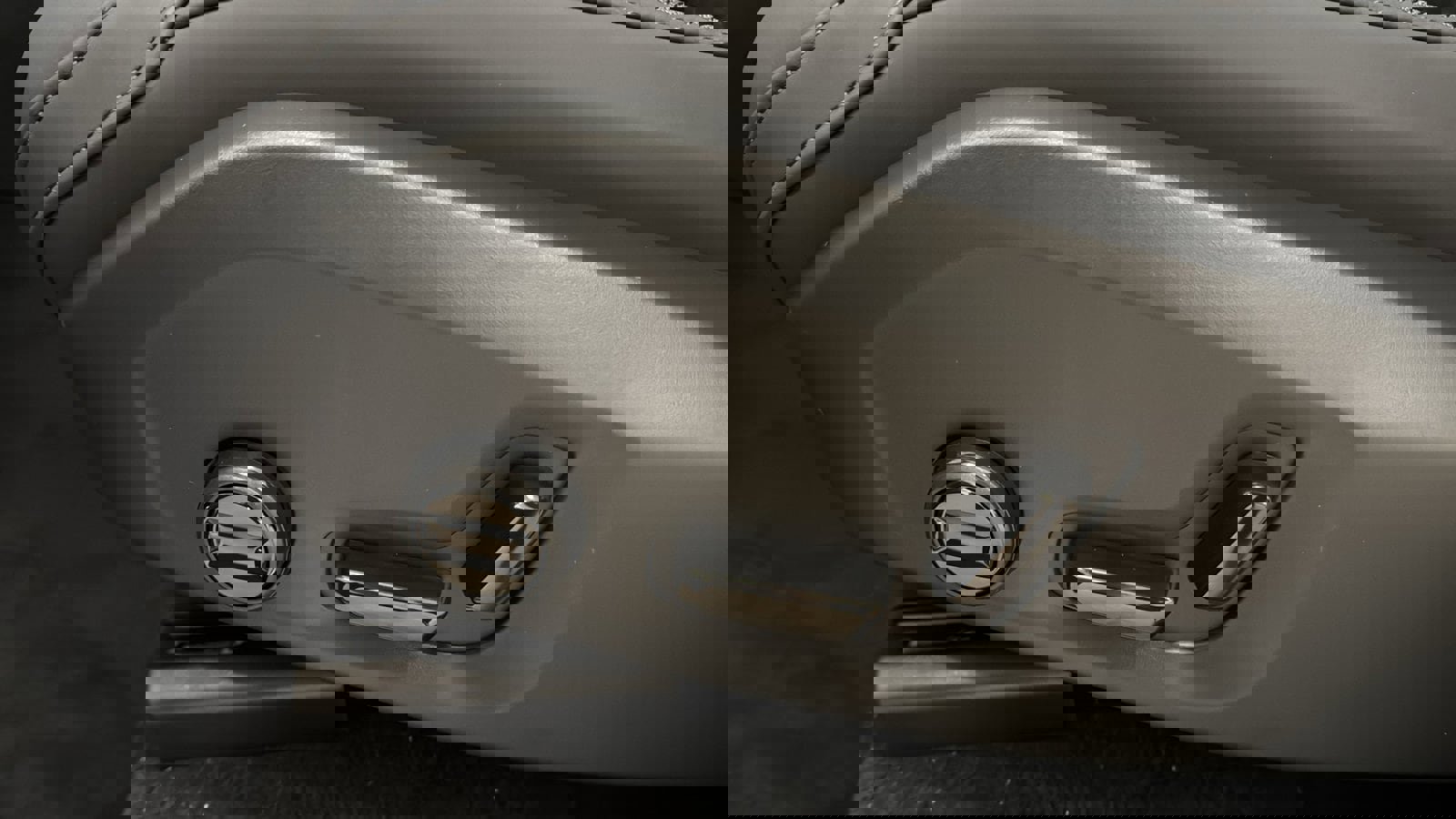 New 2026 Volvo XC90 B6 Plus w/ Protection Package Premier image 24