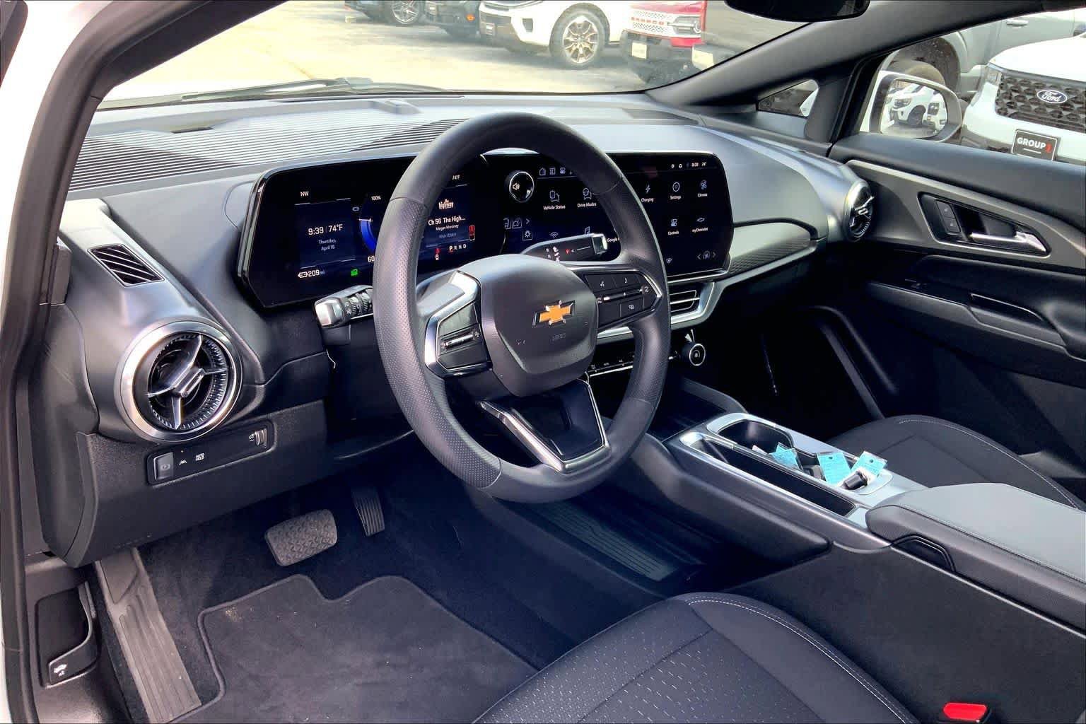 Used 2025 Chevrolet Equinox EV LT image 15