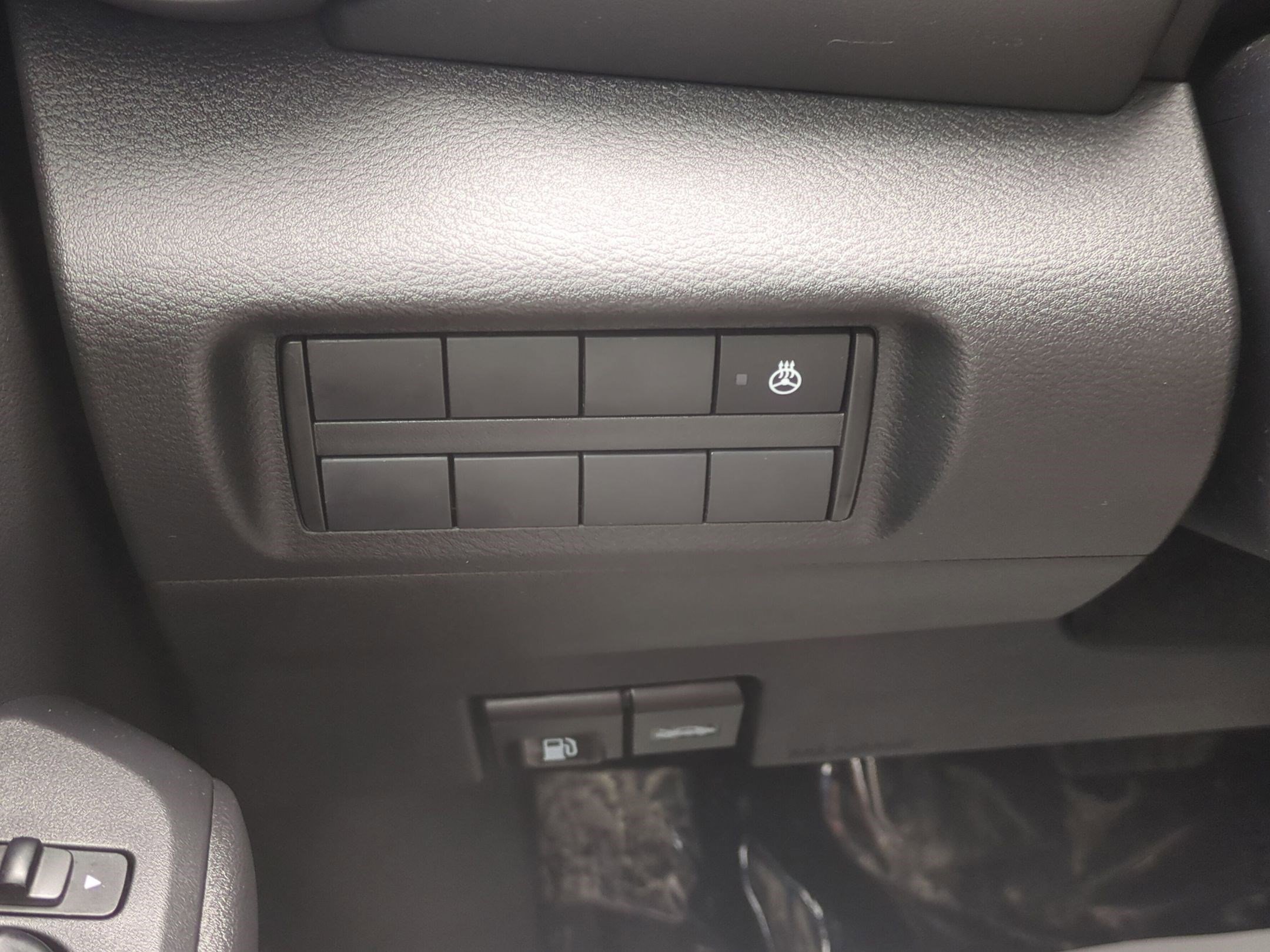 Used 2023 Nissan Kicks SR w/ SR Premium Package image 16